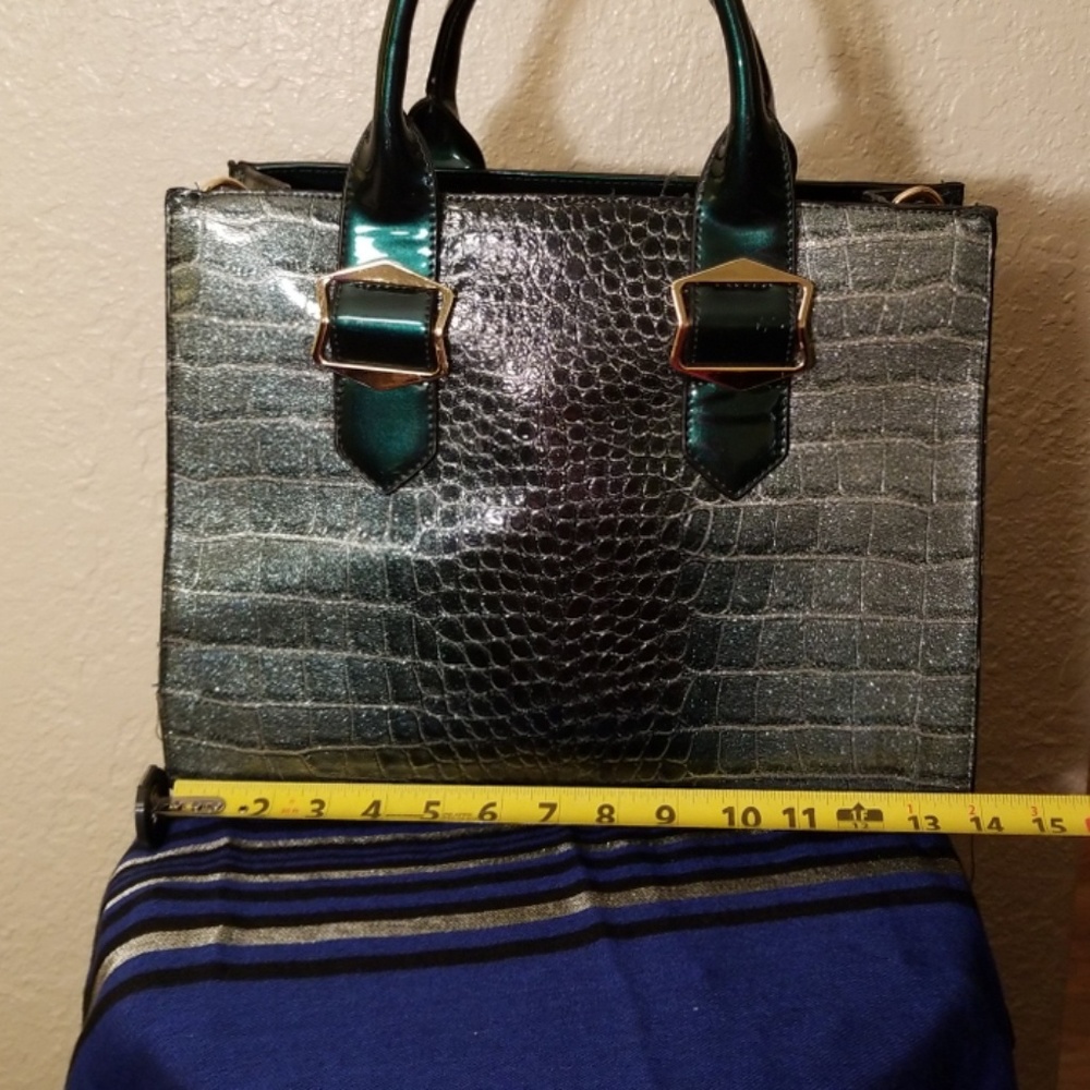 Green purse